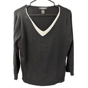 🍒 2/$20 🍒 Black with White Trim Plunging Neckline Blouse sz L